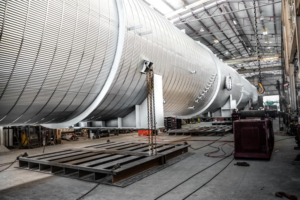 the-story-behind-how-a-175-ft-long-pressure-vessel-was-made-1627329754